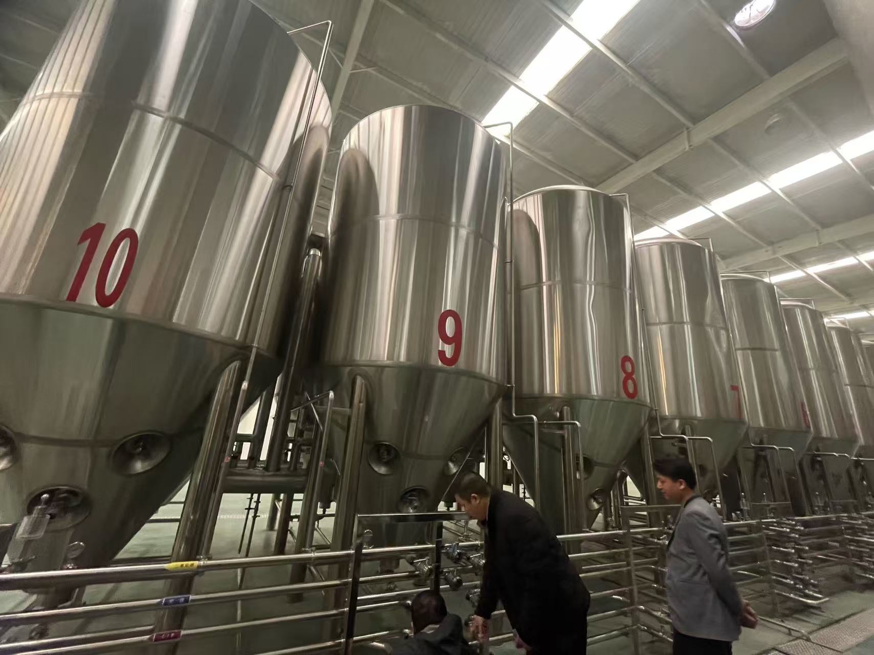 普陀精酿啤酒设备厂—平面布置、设备设计、制造、调试、培训等一条龙服务